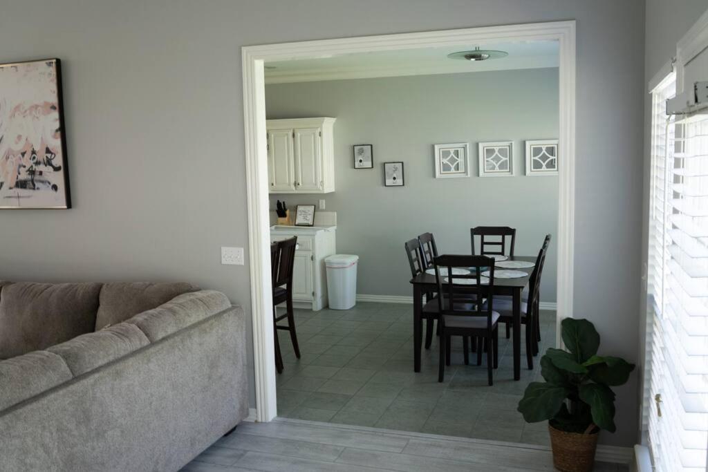Walking Distance To Coler Mtn Bike - 3Br 2Ba Villa Bentonville Buitenkant foto