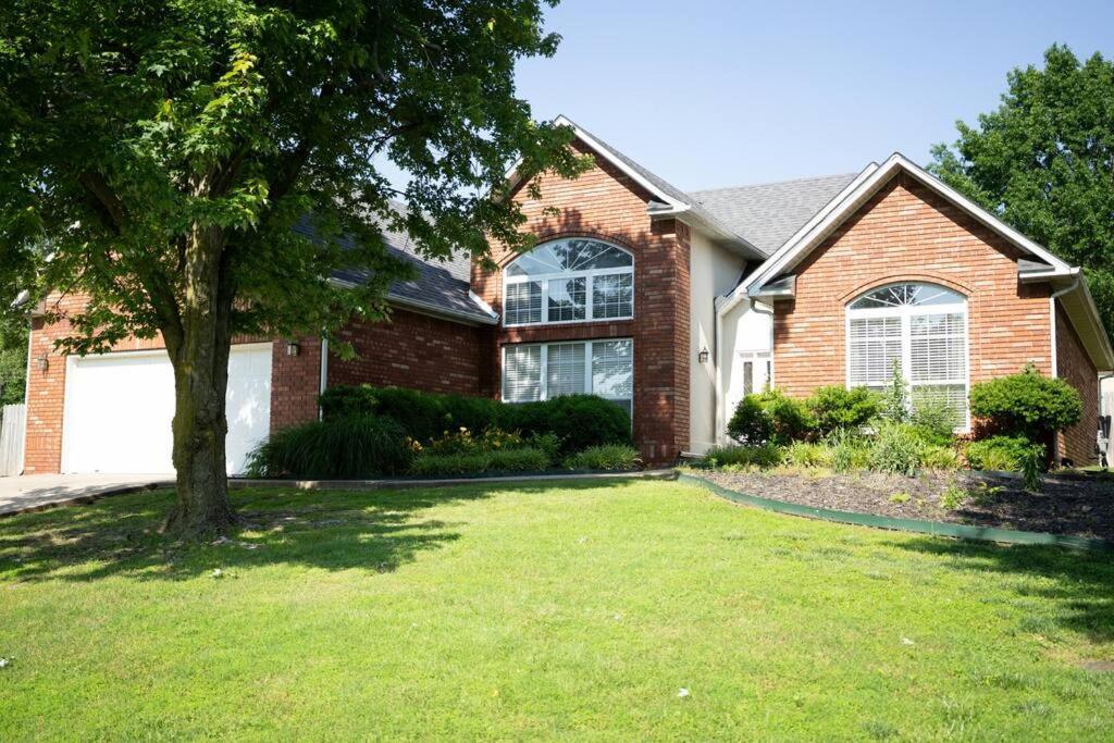 Walking Distance To Coler Mtn Bike - 3Br 2Ba Villa Bentonville Buitenkant foto